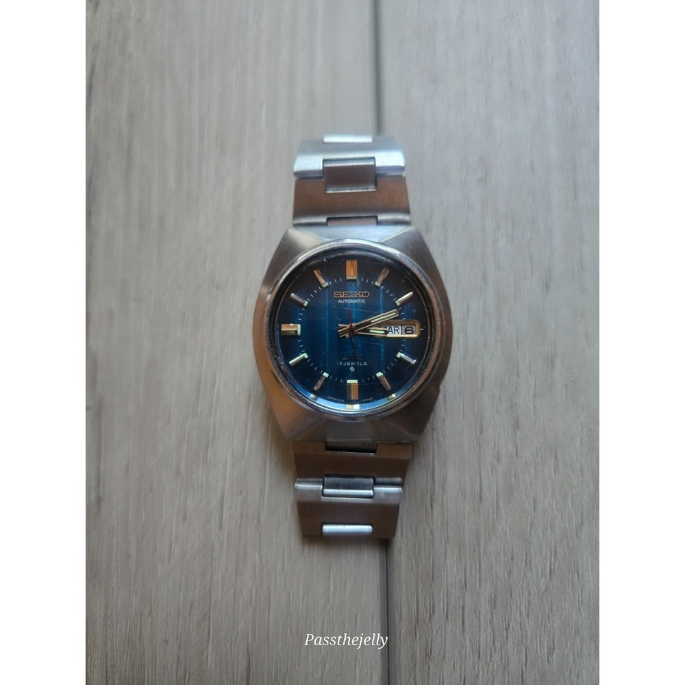 Vintage Seiko DX 6106-7729 Automatic Blue Sunburst Dial Prism Crystal Watch - Picture 1 of 6